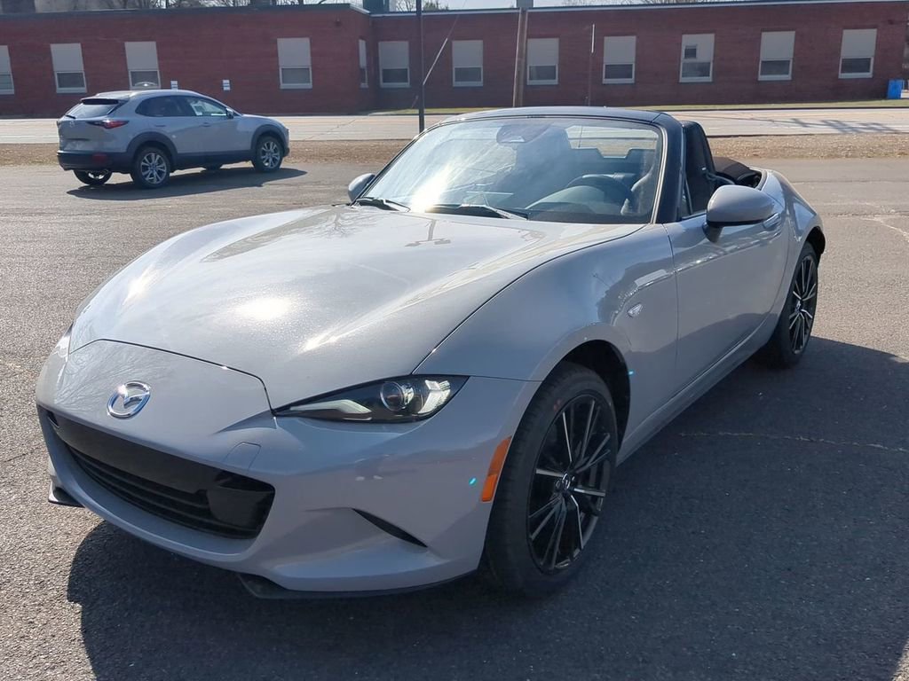 New 2026 MAZDA MX-5 Miata Grand Touring w/ Weather Package RWD image 2