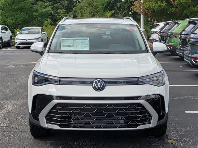 New 2025 Volkswagen Taos SEL image 5