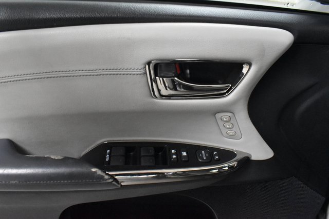 Used 2014 Toyota Avalon Limited image 19