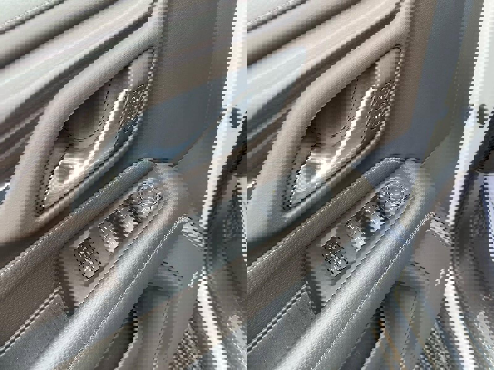 Used 2022 GMC Yukon XL Denali w/ Denali Premium Package image 30