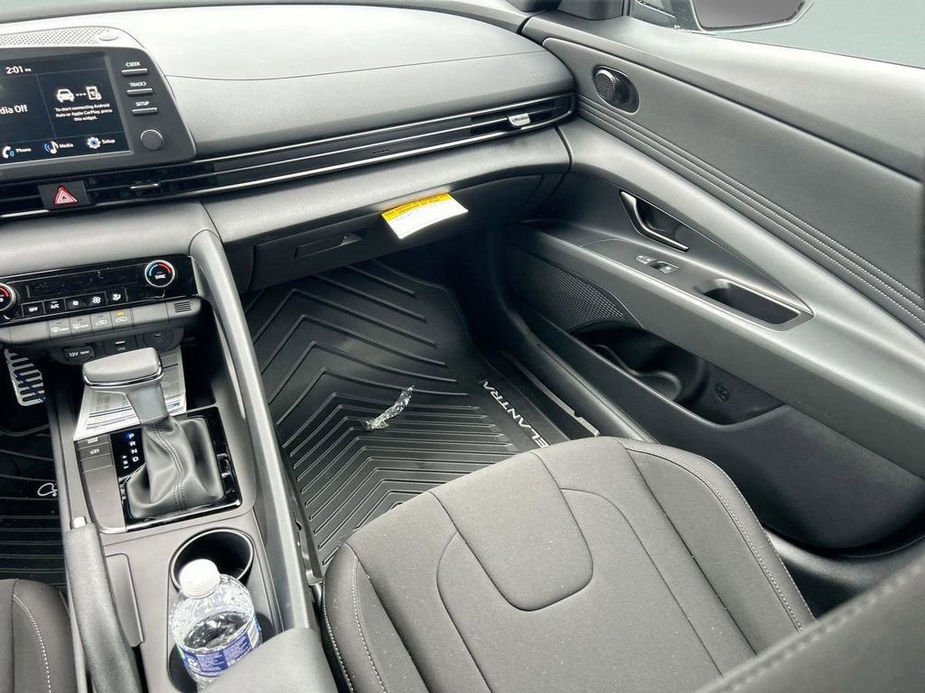 New 2026 Hyundai Elantra Sport FWD image 18