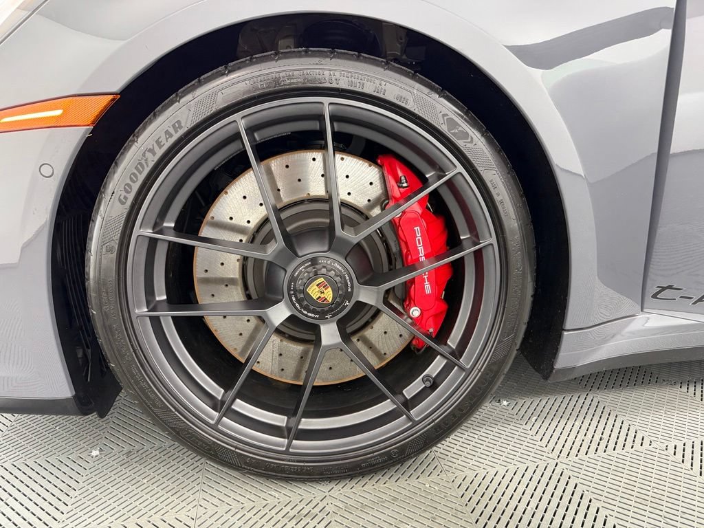 Certified 2026 Porsche 911 Carrera GTS RWD image 14