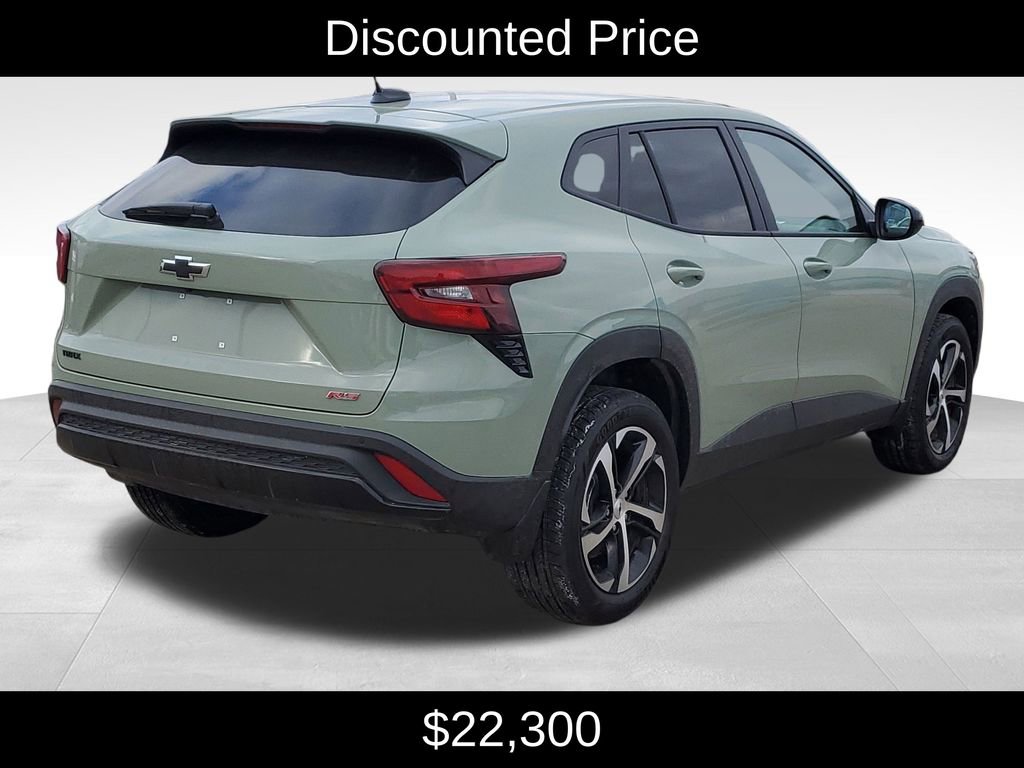 Used 2024 Chevrolet Trax RS image 3