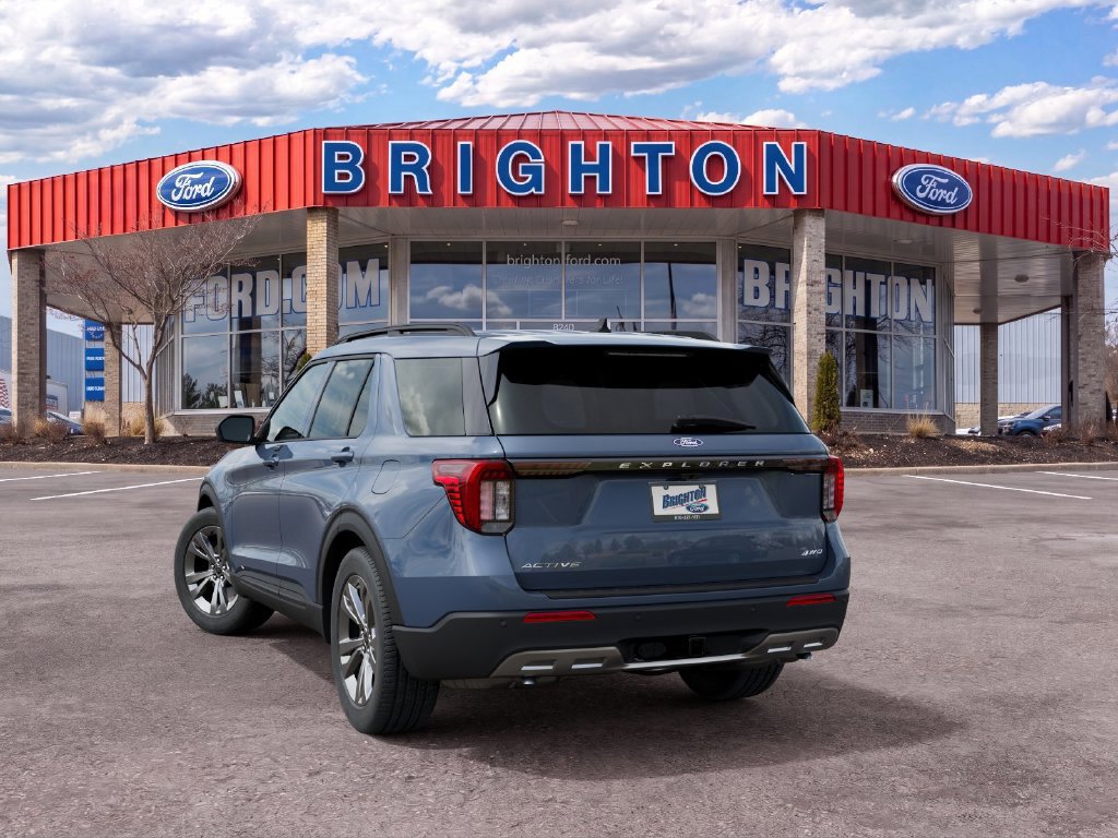 Used 2027 Ford Explorer Active w/ Active Comfort Package AWD/4WD image 2