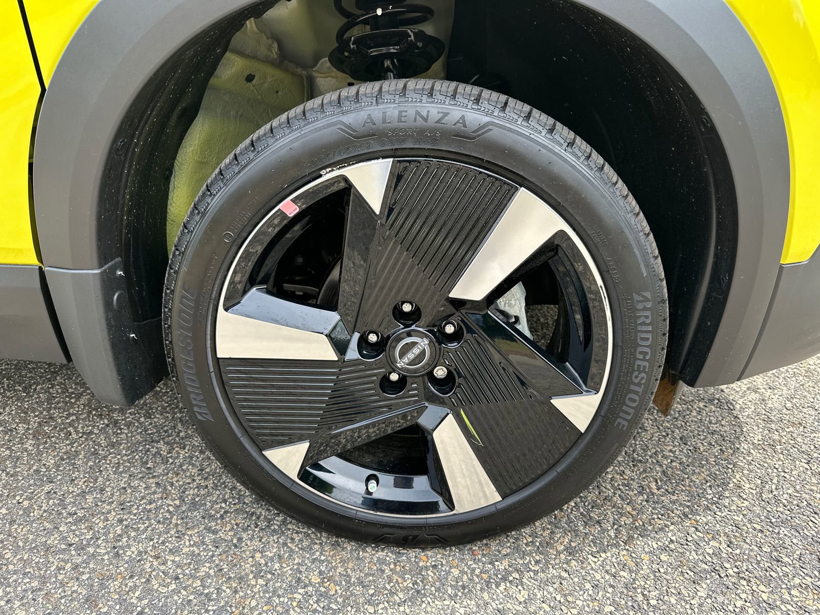 Certified 2025 Nissan Kicks SR FWD image 10