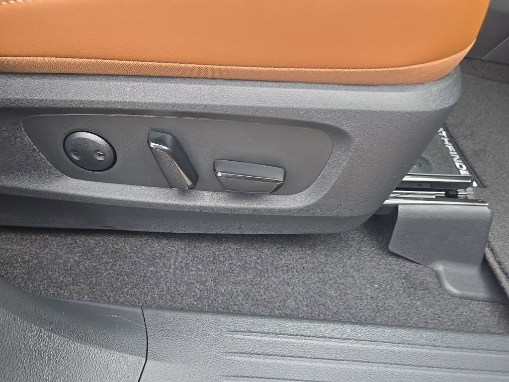 New 2026 Nissan Pathfinder Platinum image 27