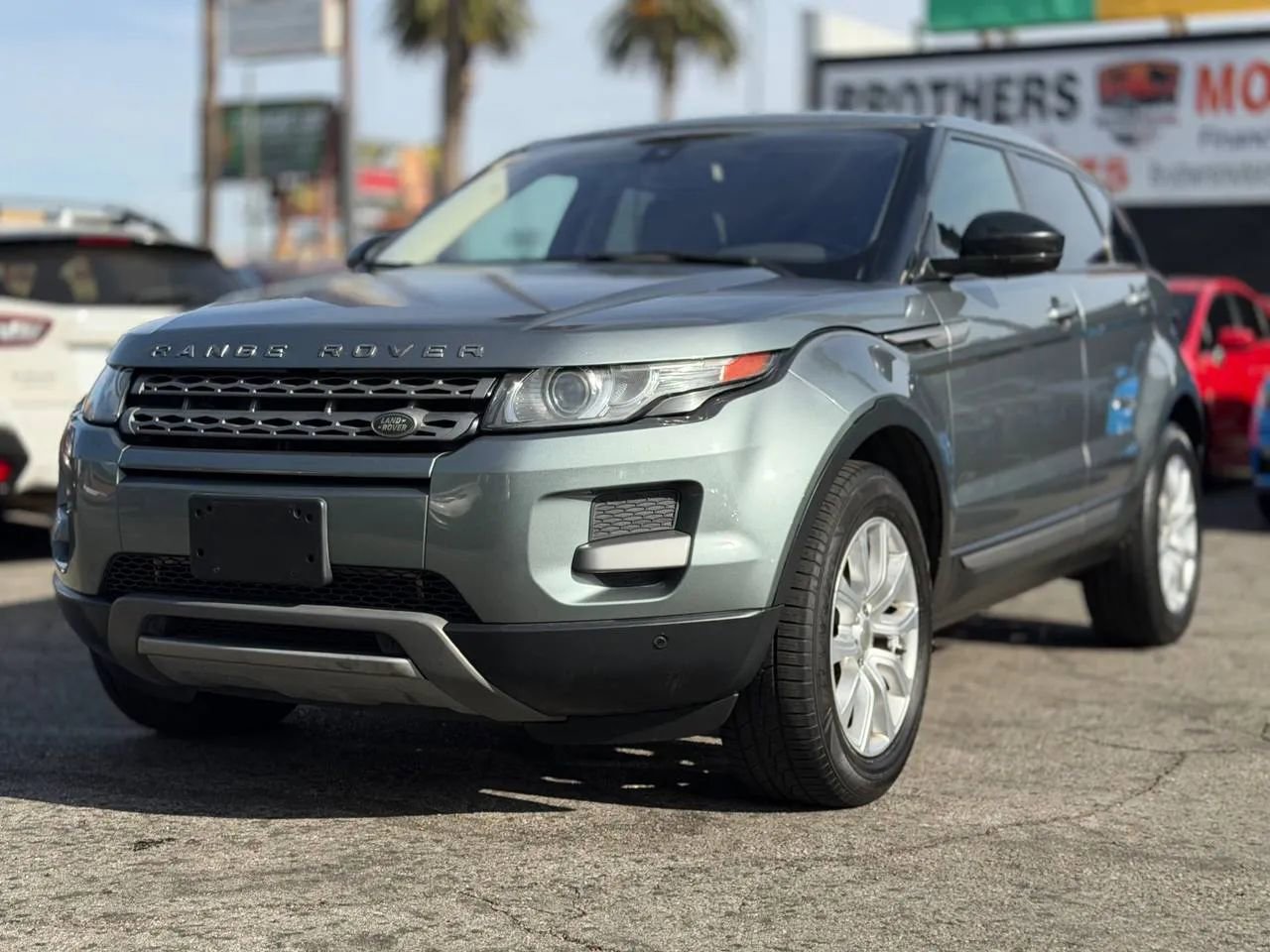 Used 2015 Land Rover Range Rover Evoque Pure image 5