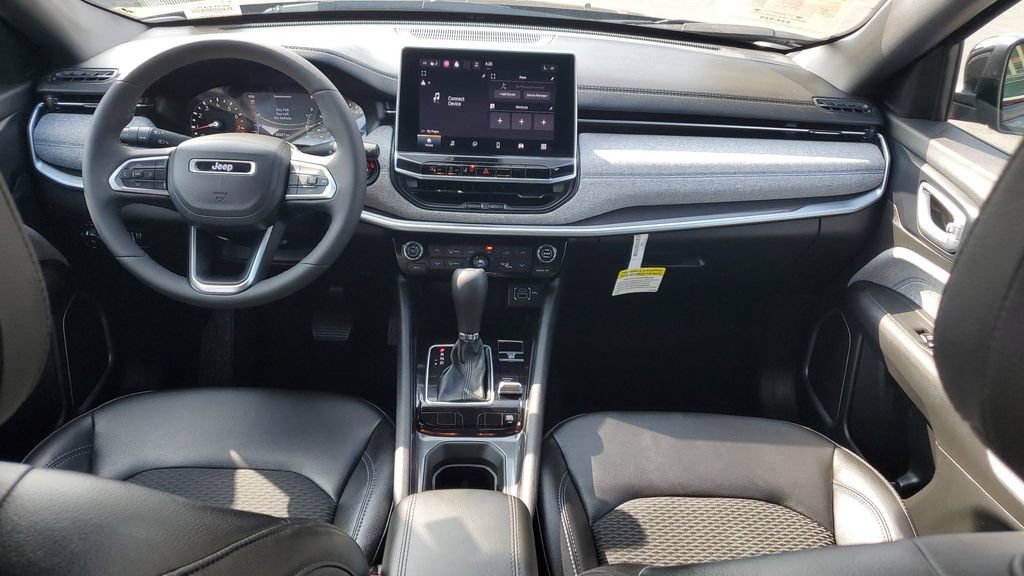 Used 2023 Jeep Compass Latitude w/ Convenience Group AWD/4WD image 12