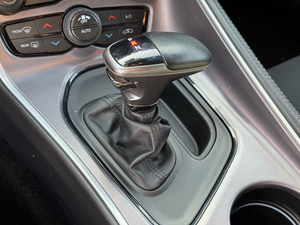 Used 2019 Dodge Challenger SXT image 29