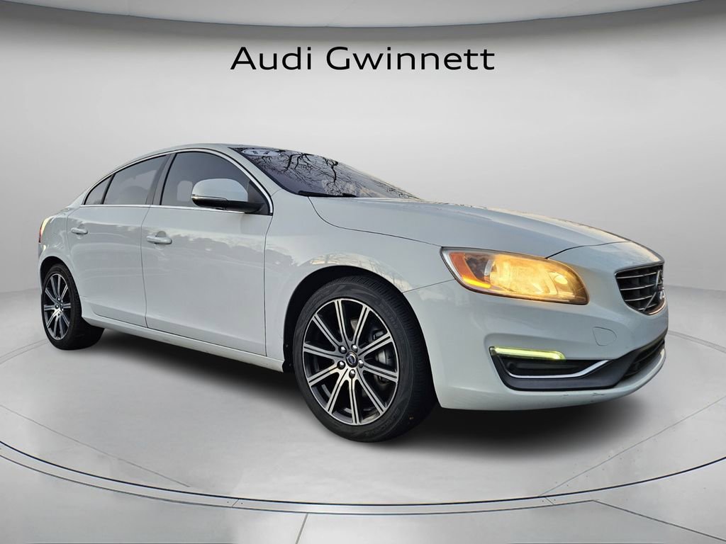 Used 2017 Volvo S60 T5 Inscription image 9