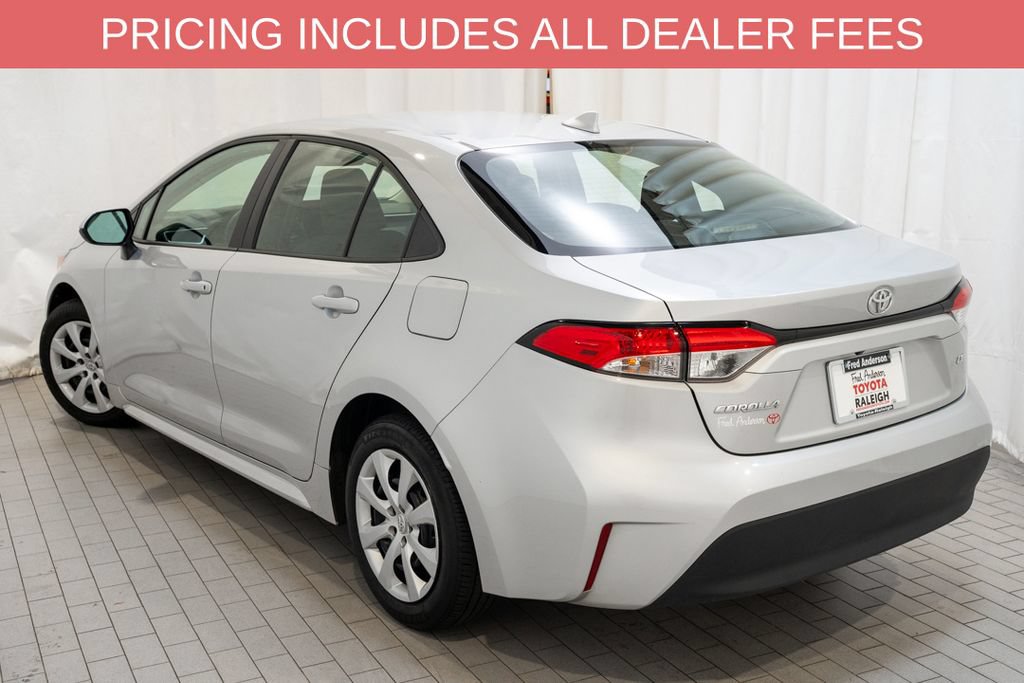 Used 2024 Toyota Corolla LE FWD image 3