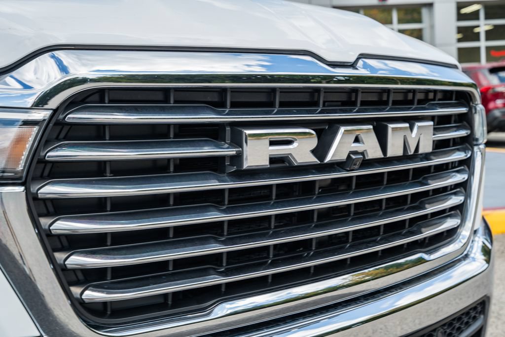 Certified 2025 RAM 1500 Laramie AWD/4WD image 11