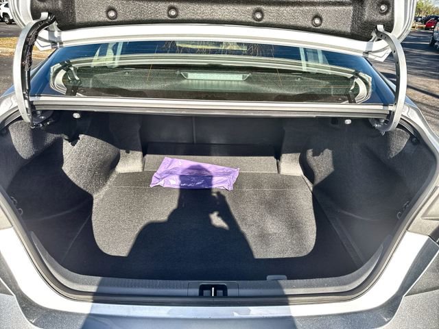 Used 2025 Toyota Camry LE image 31