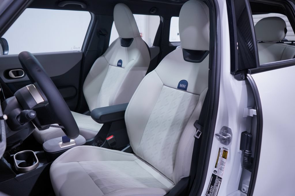 New 2026 MINI Cooper 4-Door Hardtop FWD image 7