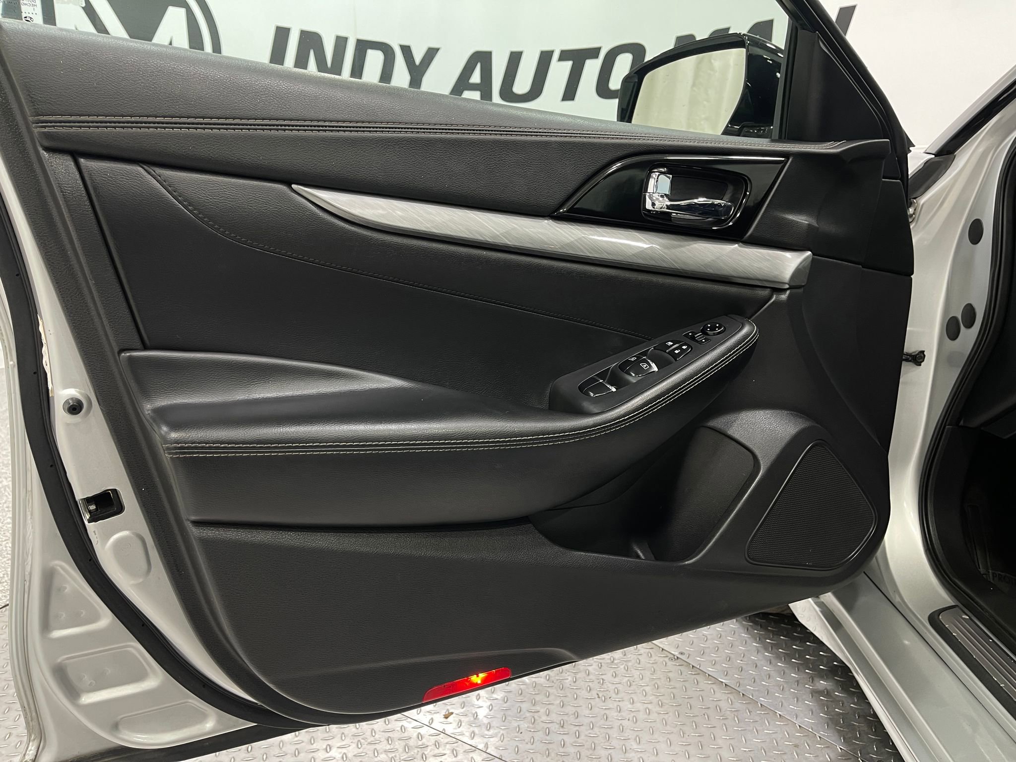 Used 2017 Nissan Maxima 3.5 SV image 14