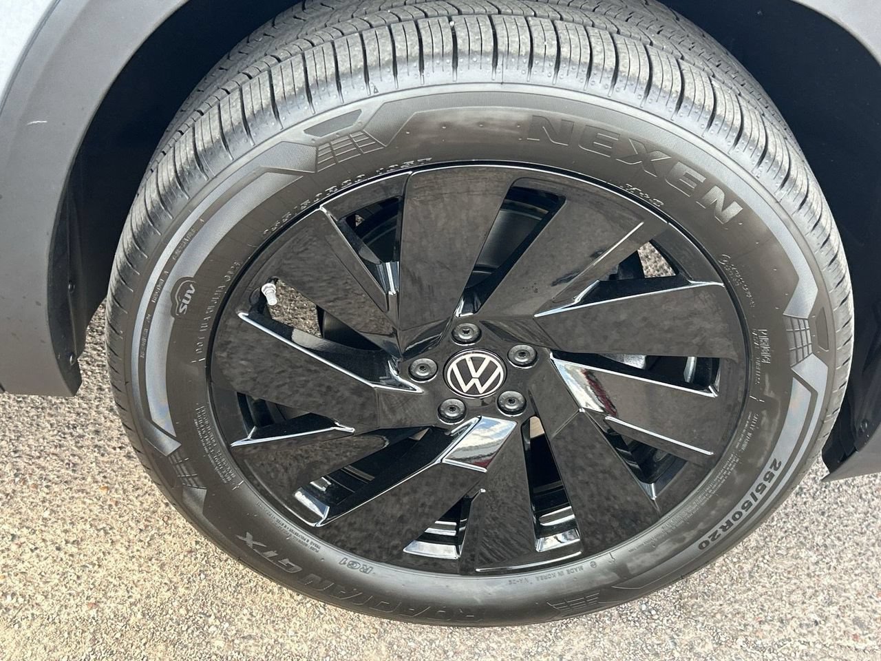New 2026 Volkswagen Atlas SE FWD image 6