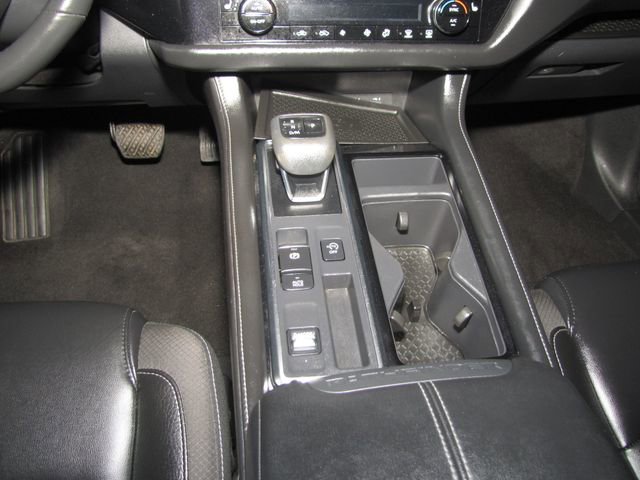 Used 2023 Nissan Pathfinder SL FWD image 15