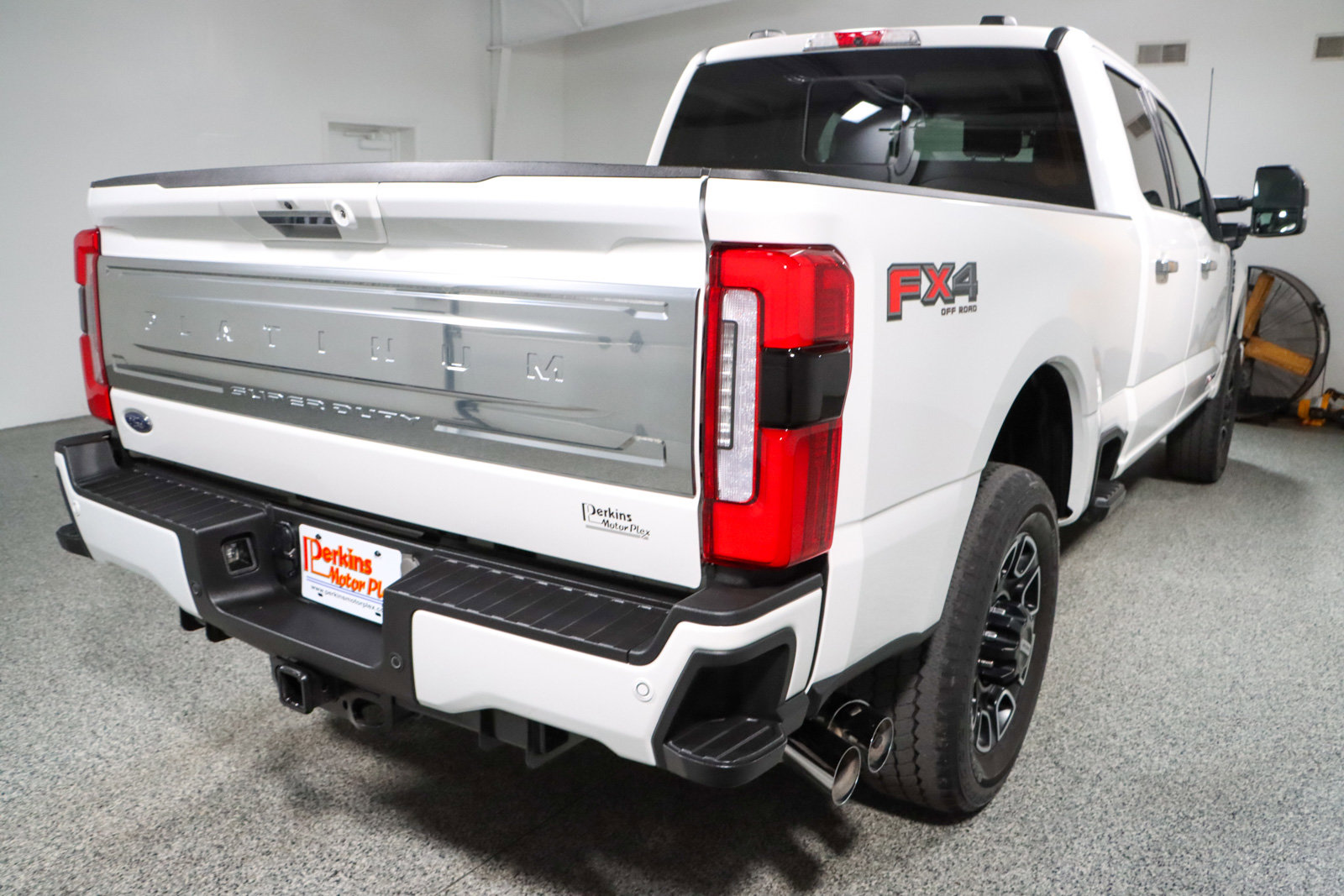 Used 2024 Ford F250 Platinum AWD/4WD image 7