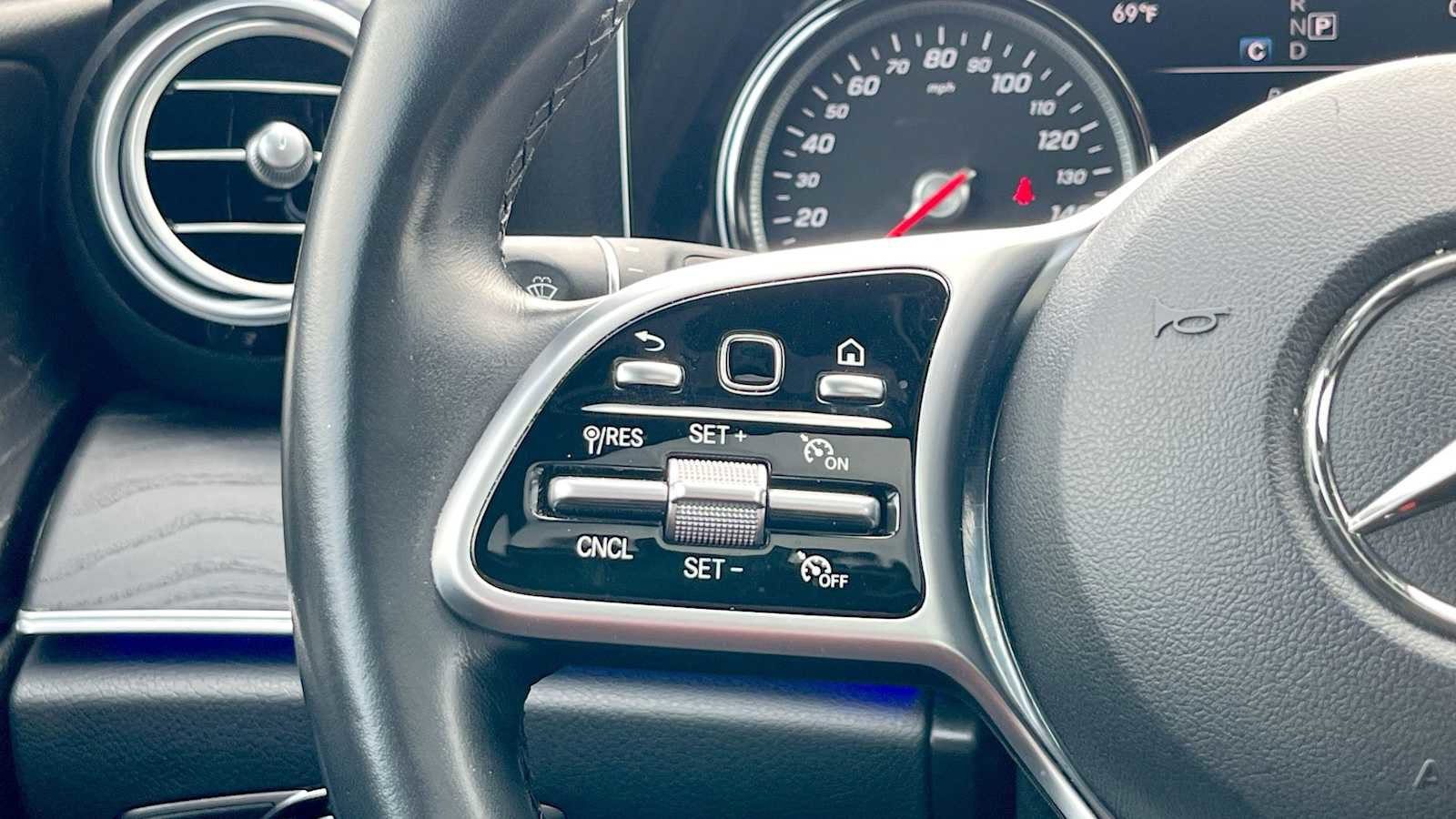 Certified 2019 Mercedes-Benz E 300 4MATIC image 39