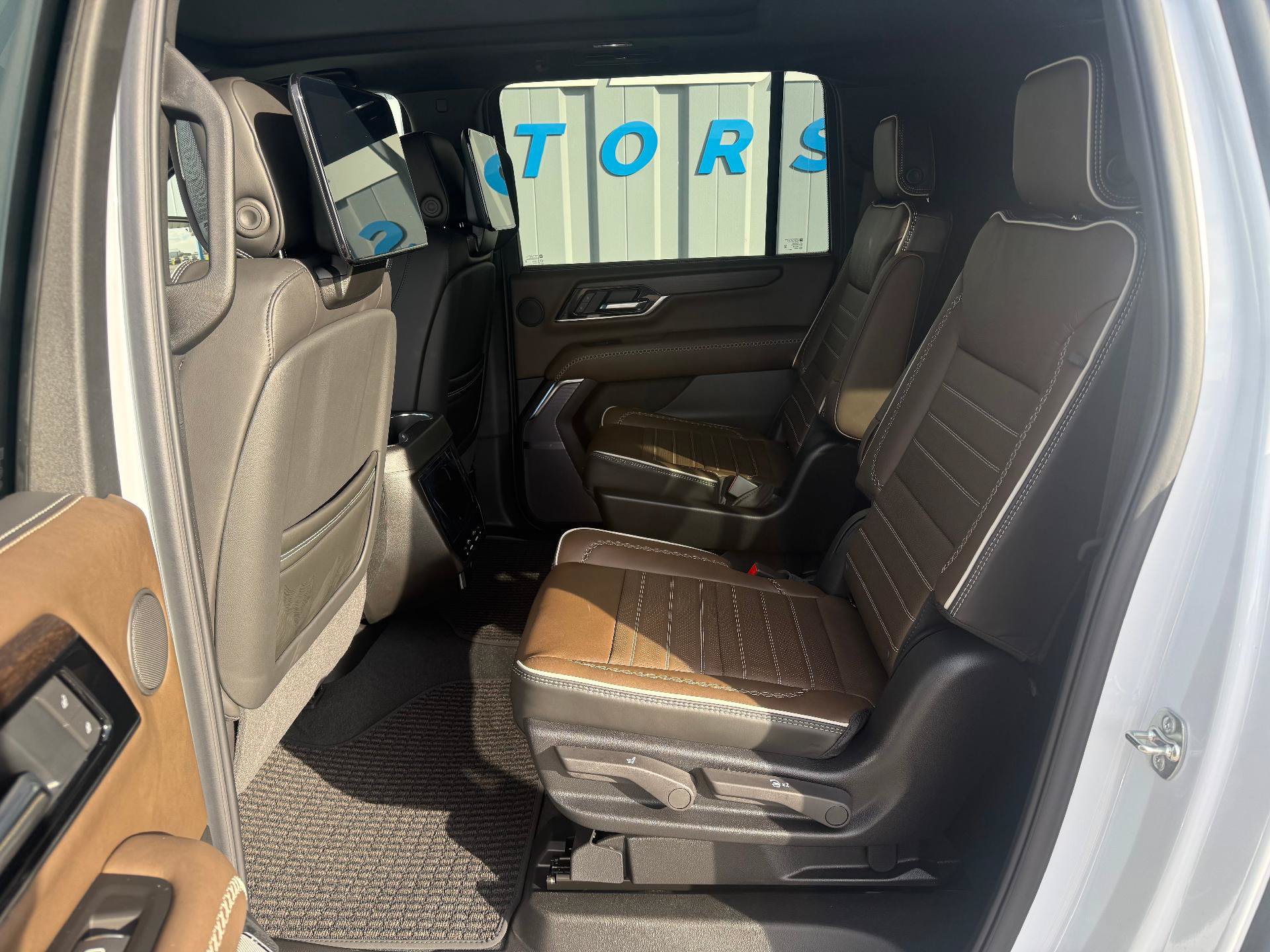 New 2027 GMC Yukon XL Denali Ultimate AWD/4WD image 28