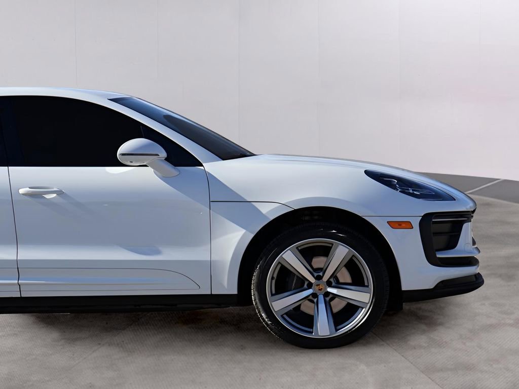 Certified 2024 Porsche Macan image 10