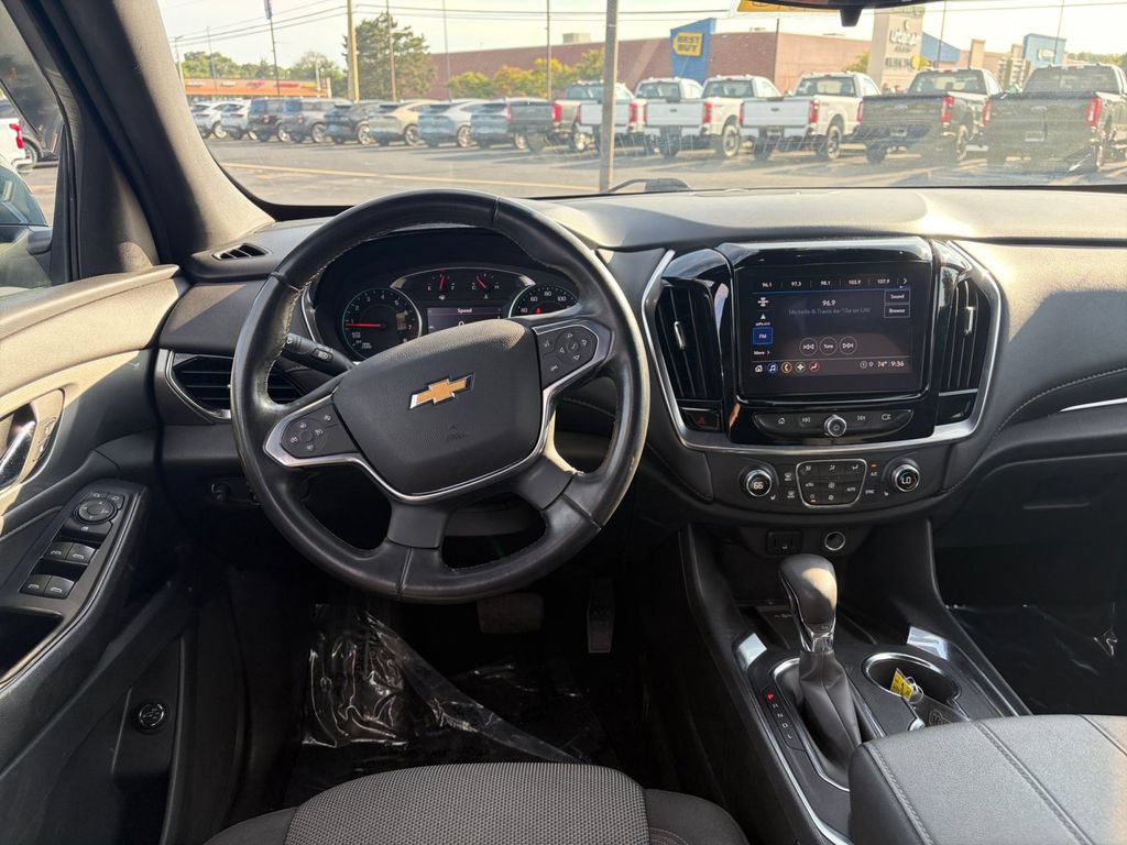 Used 2023 Chevrolet Traverse LT AWD/4WD image 9