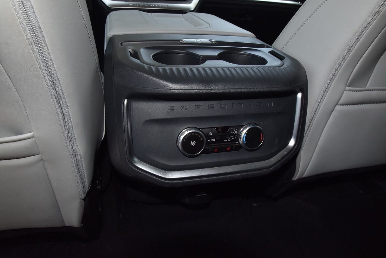 Certified 2025 Ford Expedition Max Platinum w/ Driver's Package AWD/4WD image 19
