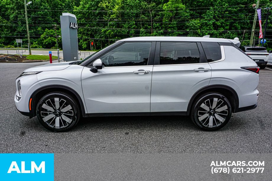 Used 2025 Mitsubishi Outlander SE FWD image 6