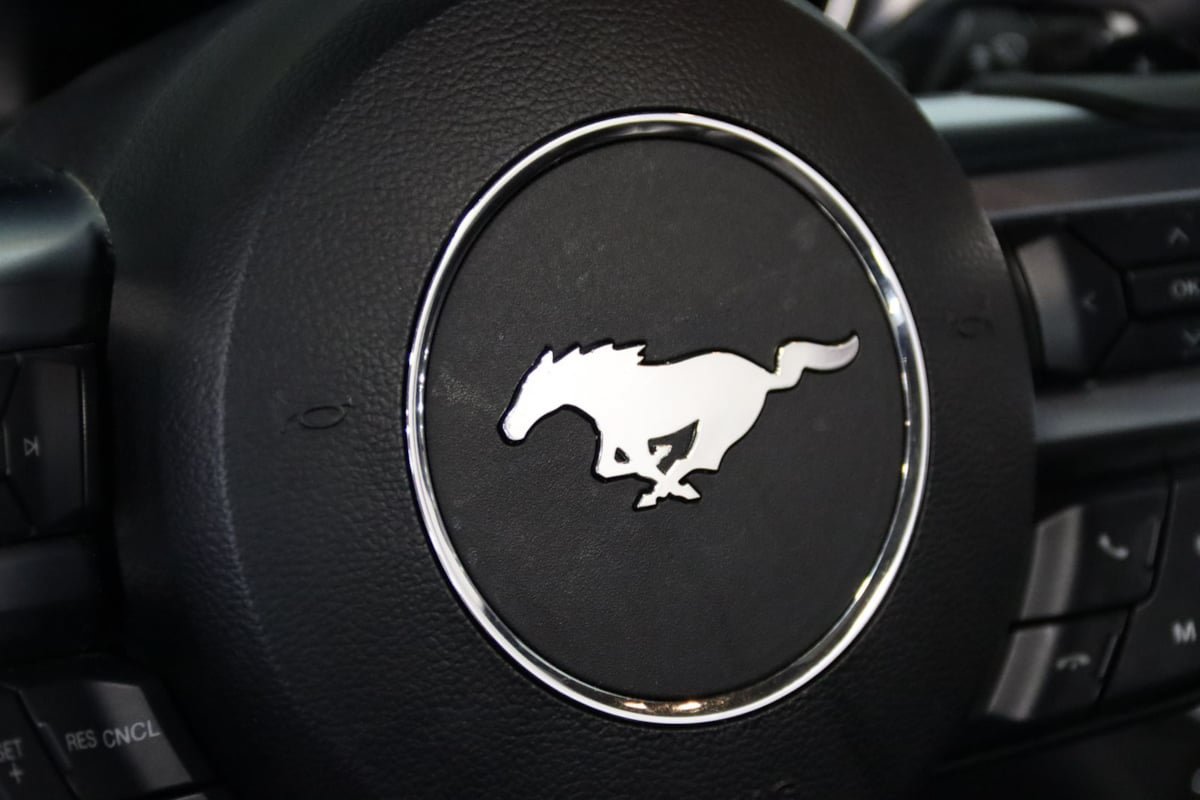 Used 2019 Ford Mustang Premium RWD image 15