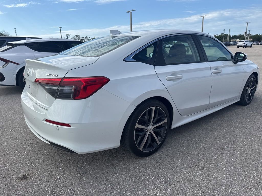 Used 2022 Honda Civic Touring image 2