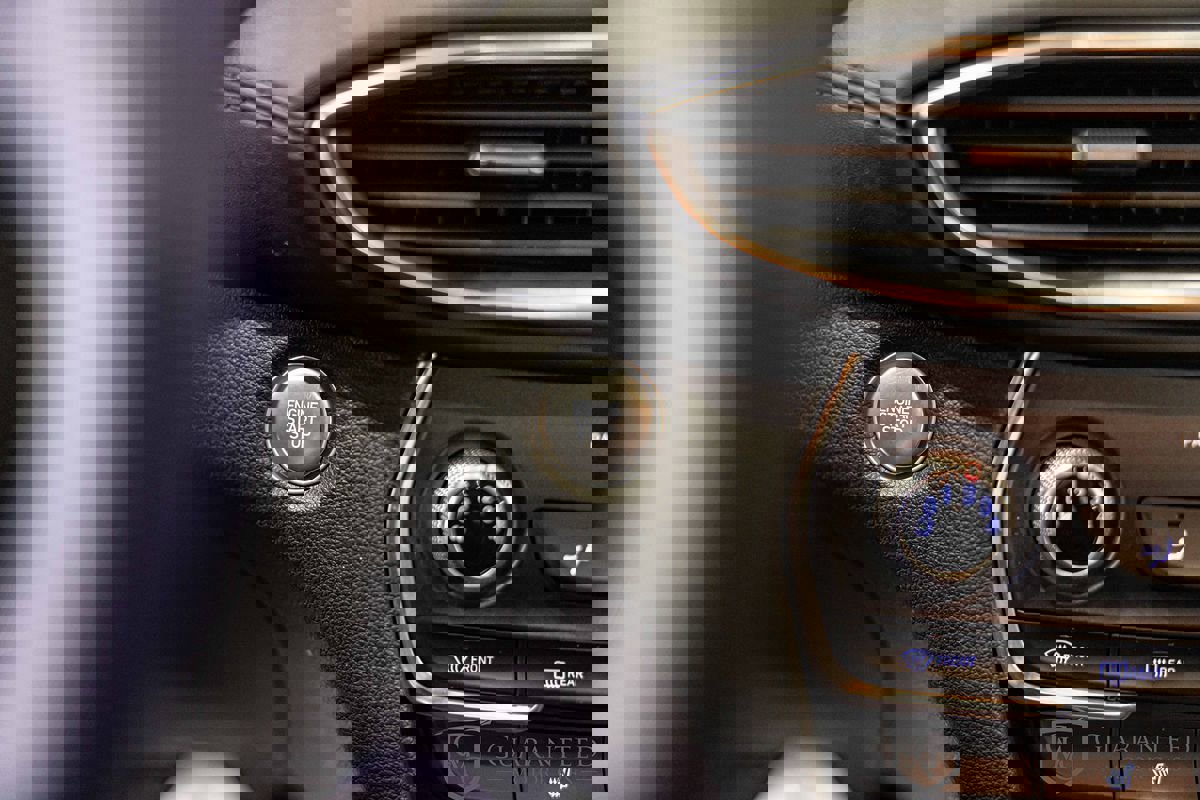 Used 2020 Hyundai Santa Fe SEL image 25