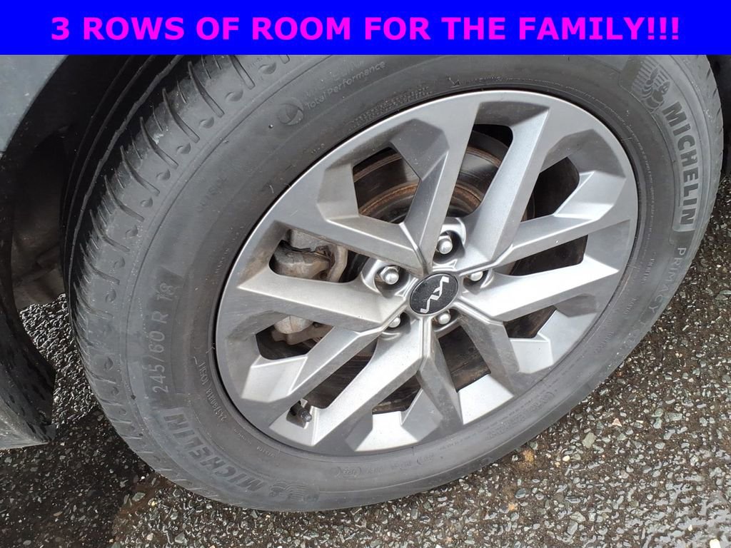 Used 2023 Kia Telluride LX image 7