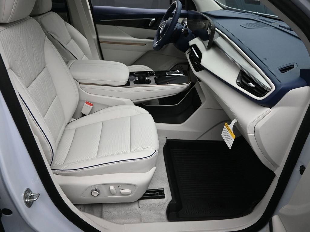 New 2026 Buick Enclave Avenir w/ Super Cruise Package image 6