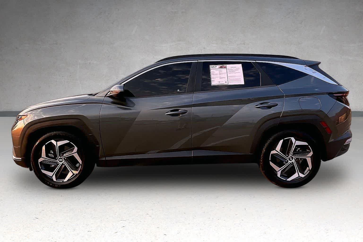 Used 2022 Hyundai Tucson SEL w/ Convenience + Premium Package FWD image 3
