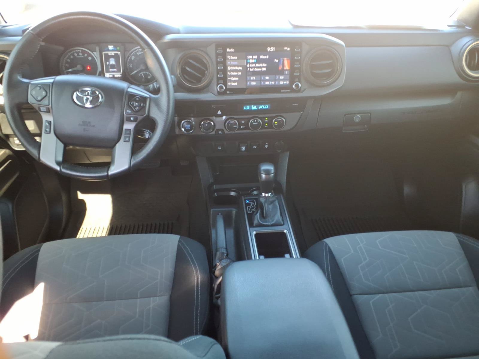 Used 2022 Toyota Tacoma TRD Off-Road AWD/4WD image 11