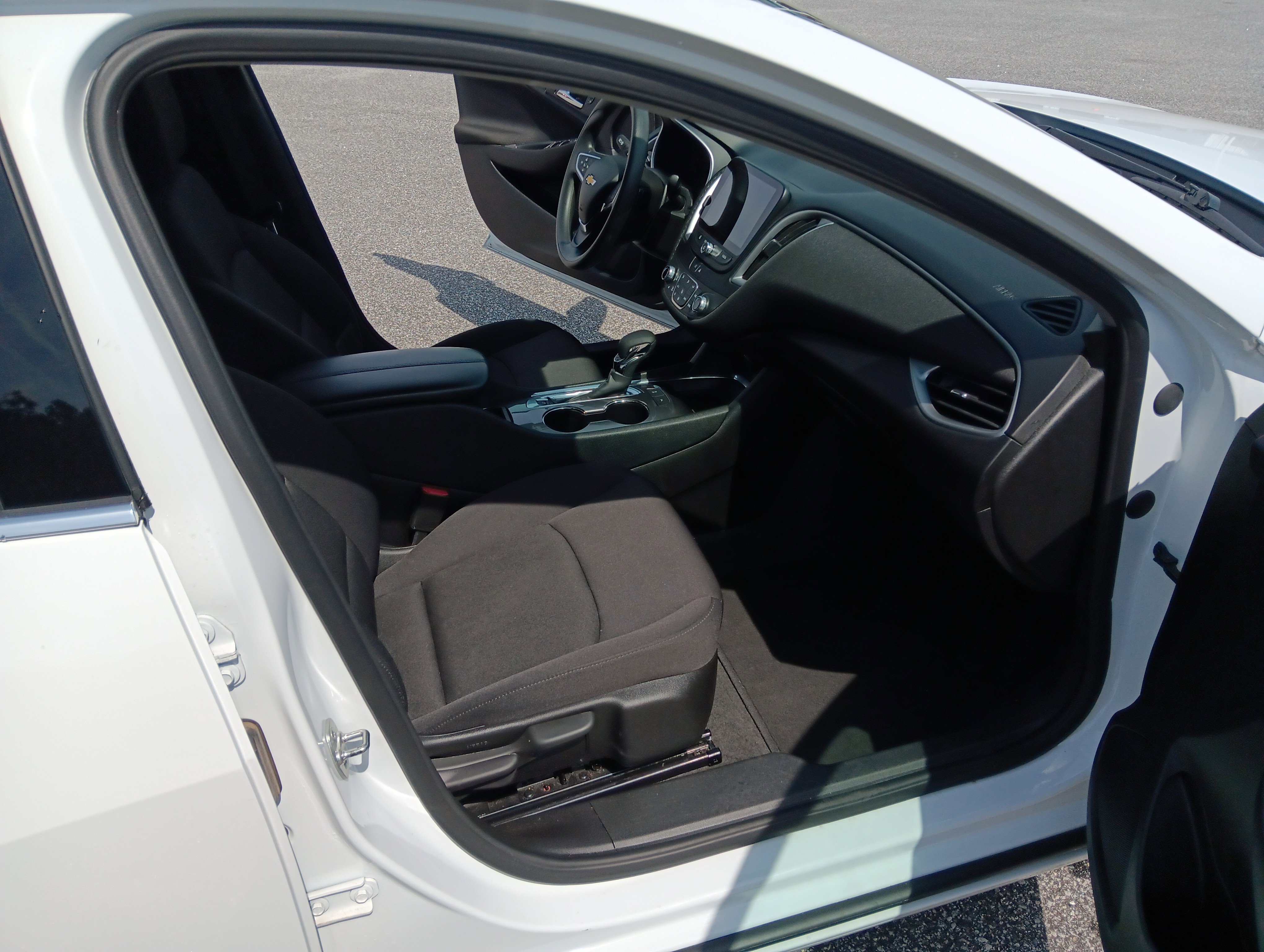 Used 2024 Chevrolet Malibu LT FWD image 17