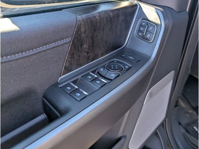 New 2026 Ford F250 Lariat w/ Black Appearance Package image 19