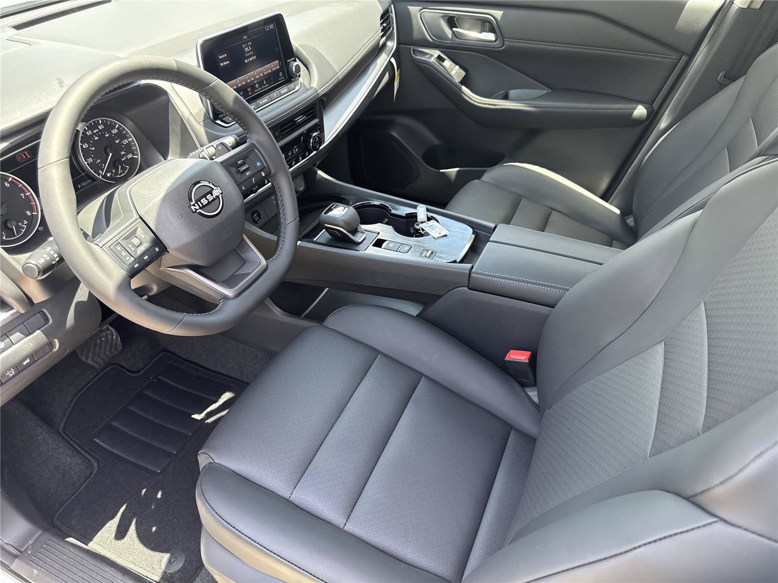 New 2026 Nissan Rogue Dark Armor FWD image 10