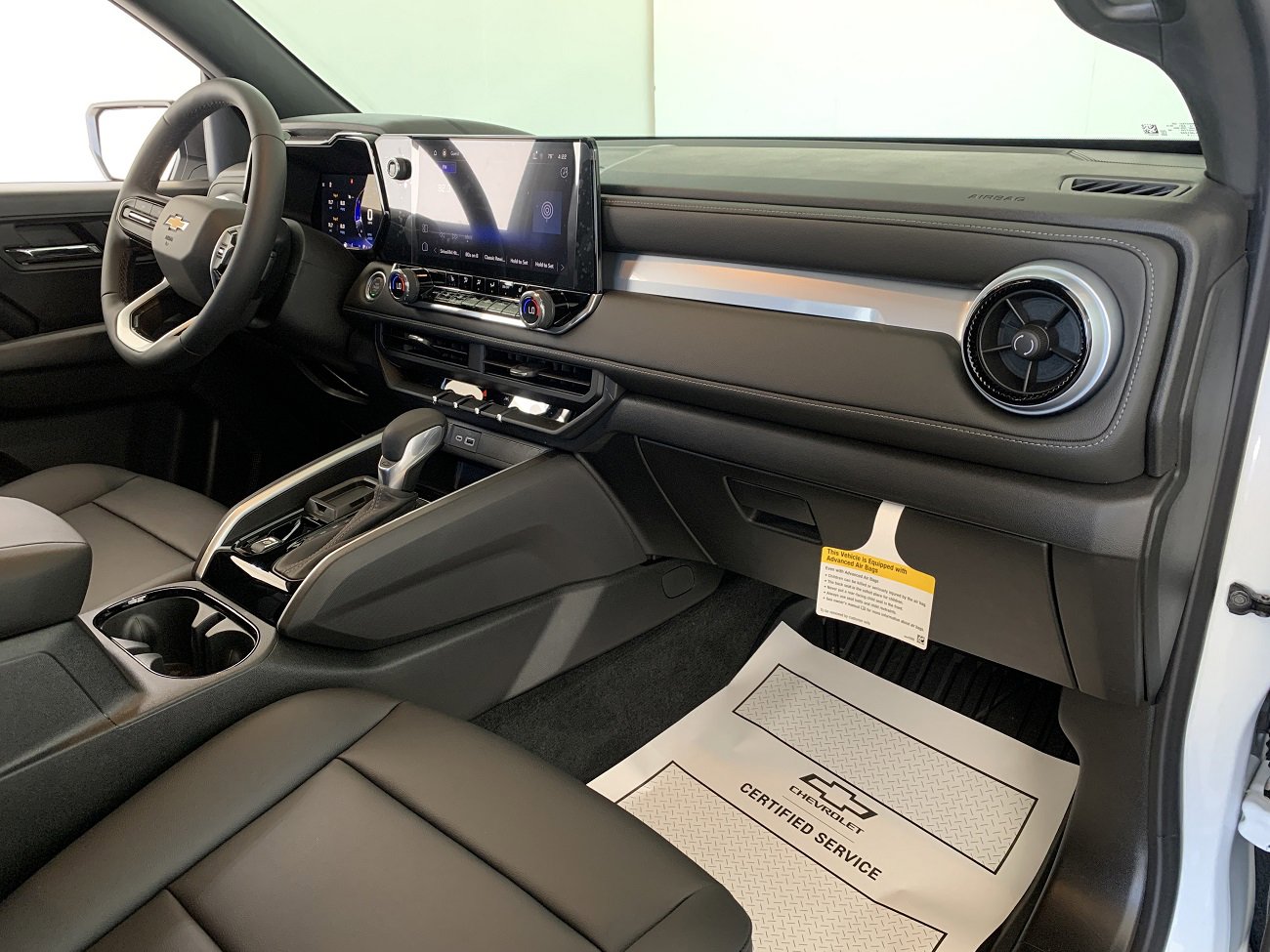 New 2024 Chevrolet Colorado LT w/ LT Convenience Package III image 32