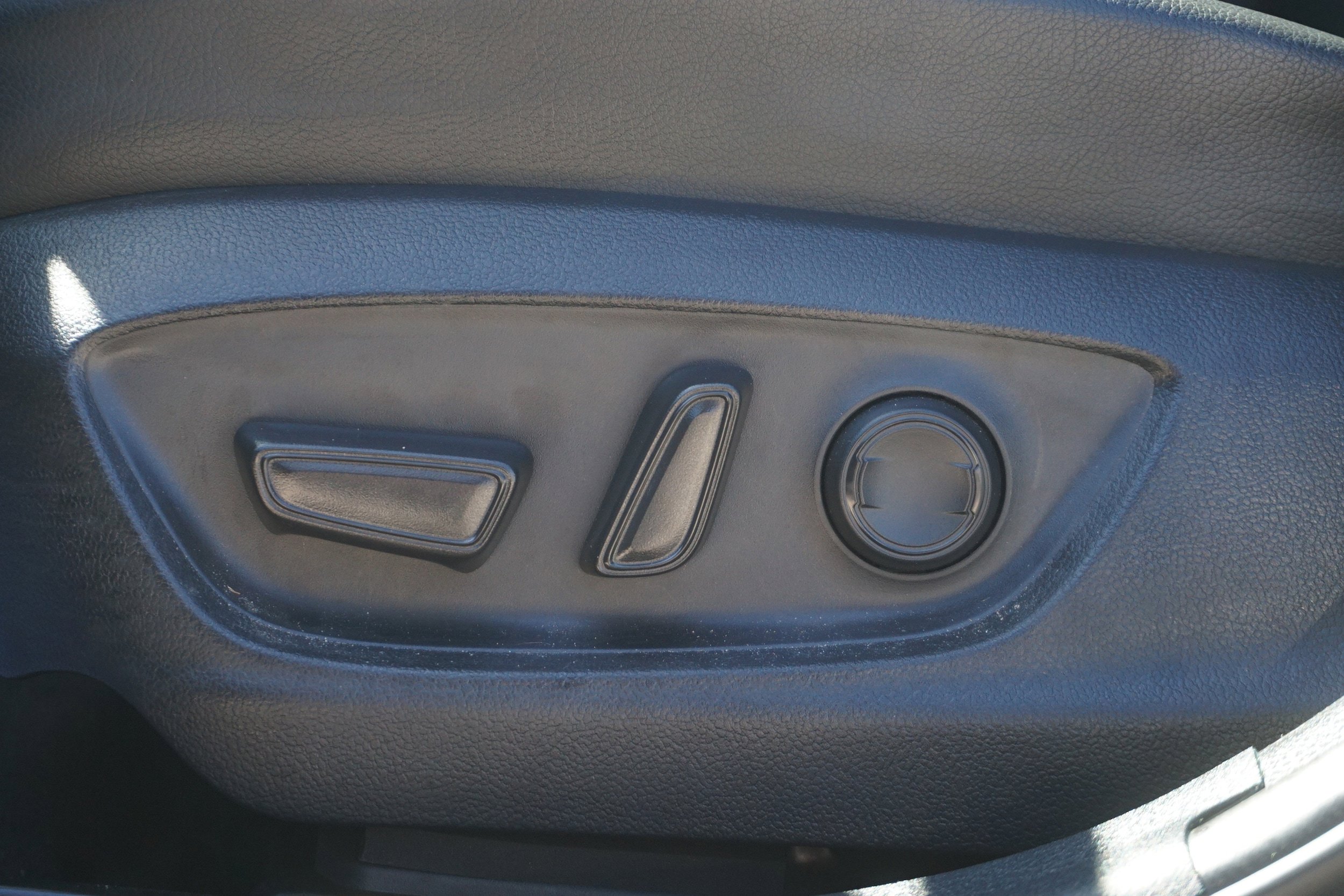 Used 2023 Toyota Camry SE AWD/4WD image 12