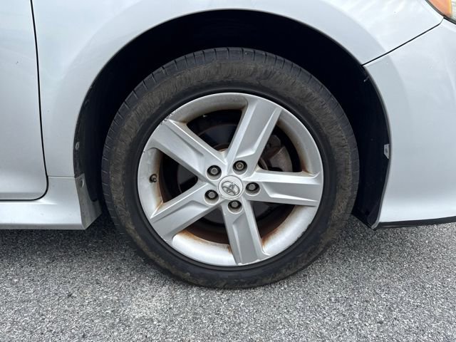 Used 2012 Toyota Camry SE w/ Leather Pkg image 11