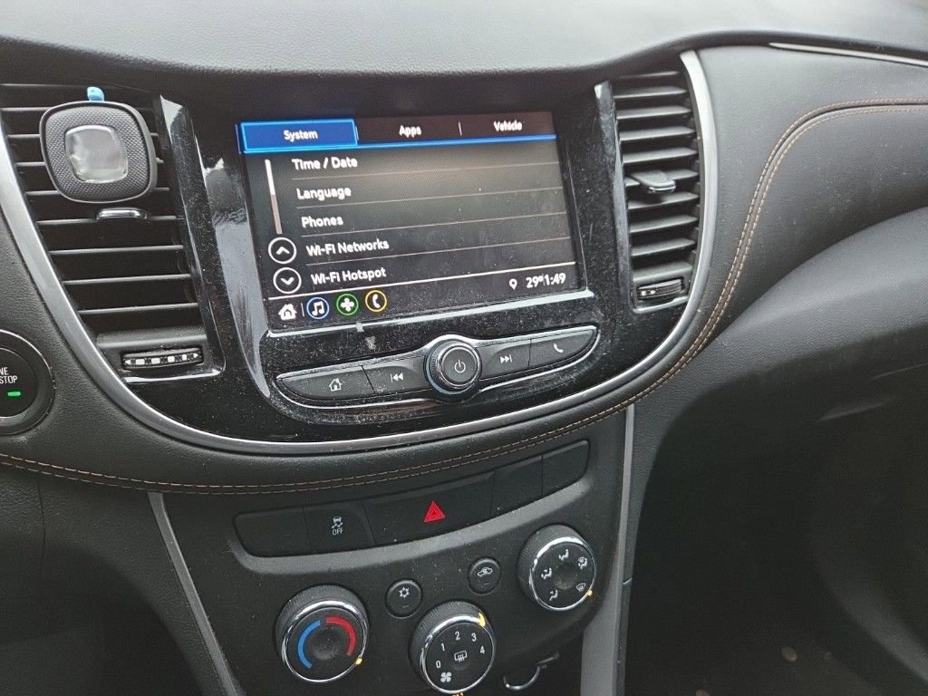 Used 2020 Chevrolet Trax LT w/ LT Convenience Package image 18