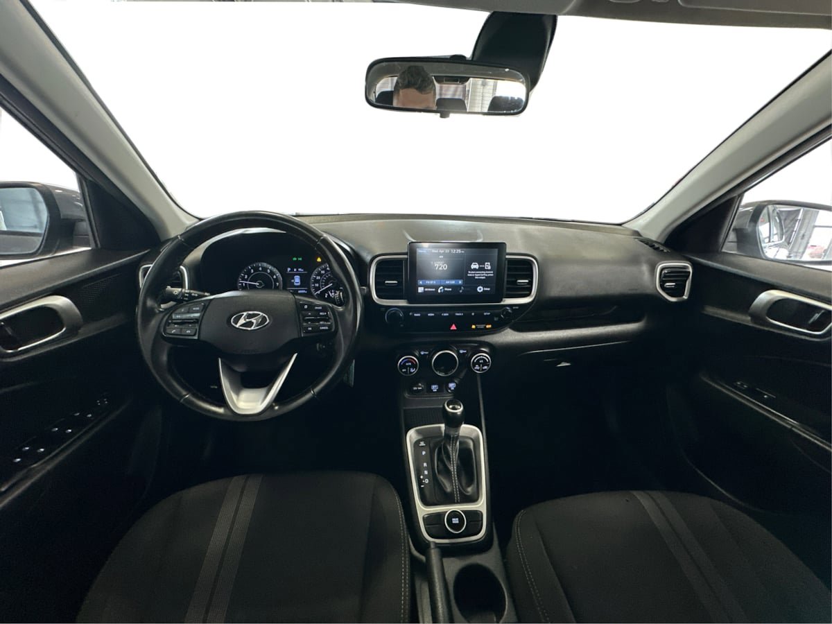 Used 2021 Hyundai Venue SEL FWD image 24