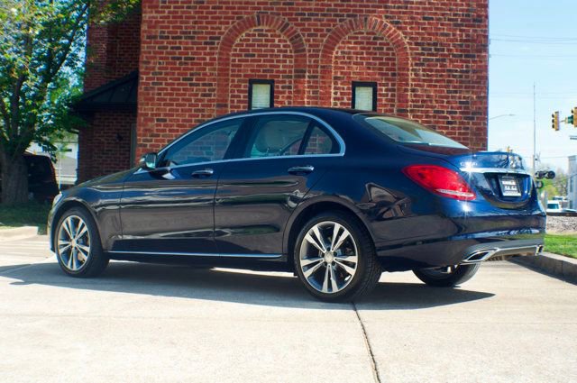 Used 2015 Mercedes-Benz C 300 4MATIC Sedan image 4