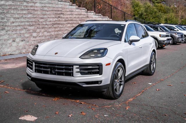 Used 2024 Porsche Cayenne image 11