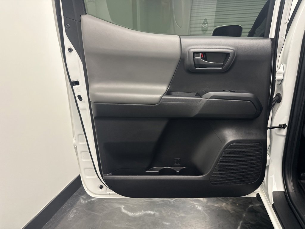 Used 2022 Toyota Tacoma SR image 14