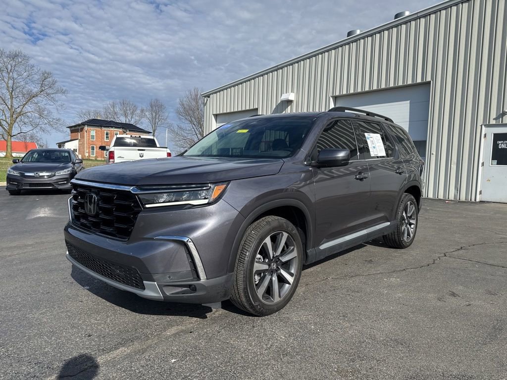 Certified 2023 Honda Pilot Touring image 3