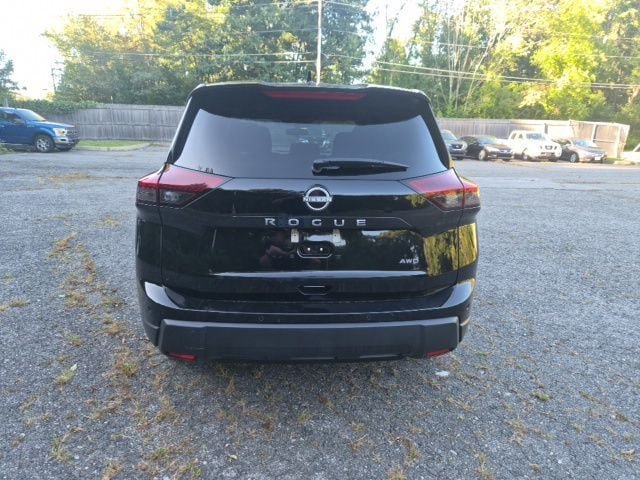 Used 2026 Nissan Rogue SV AWD/4WD image 6