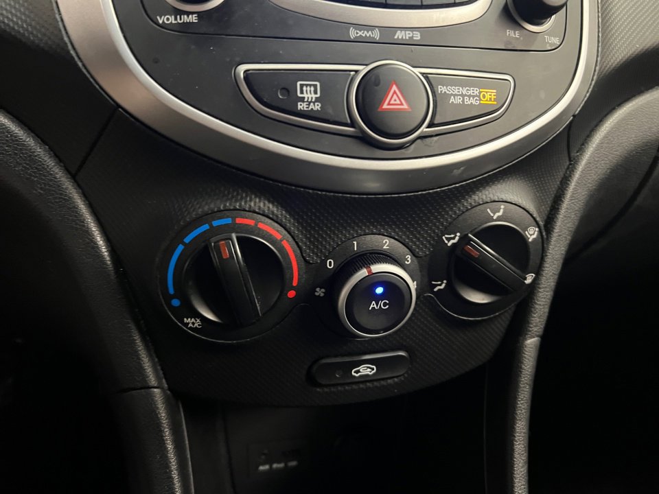 Used 2013 Hyundai Accent GS image 22