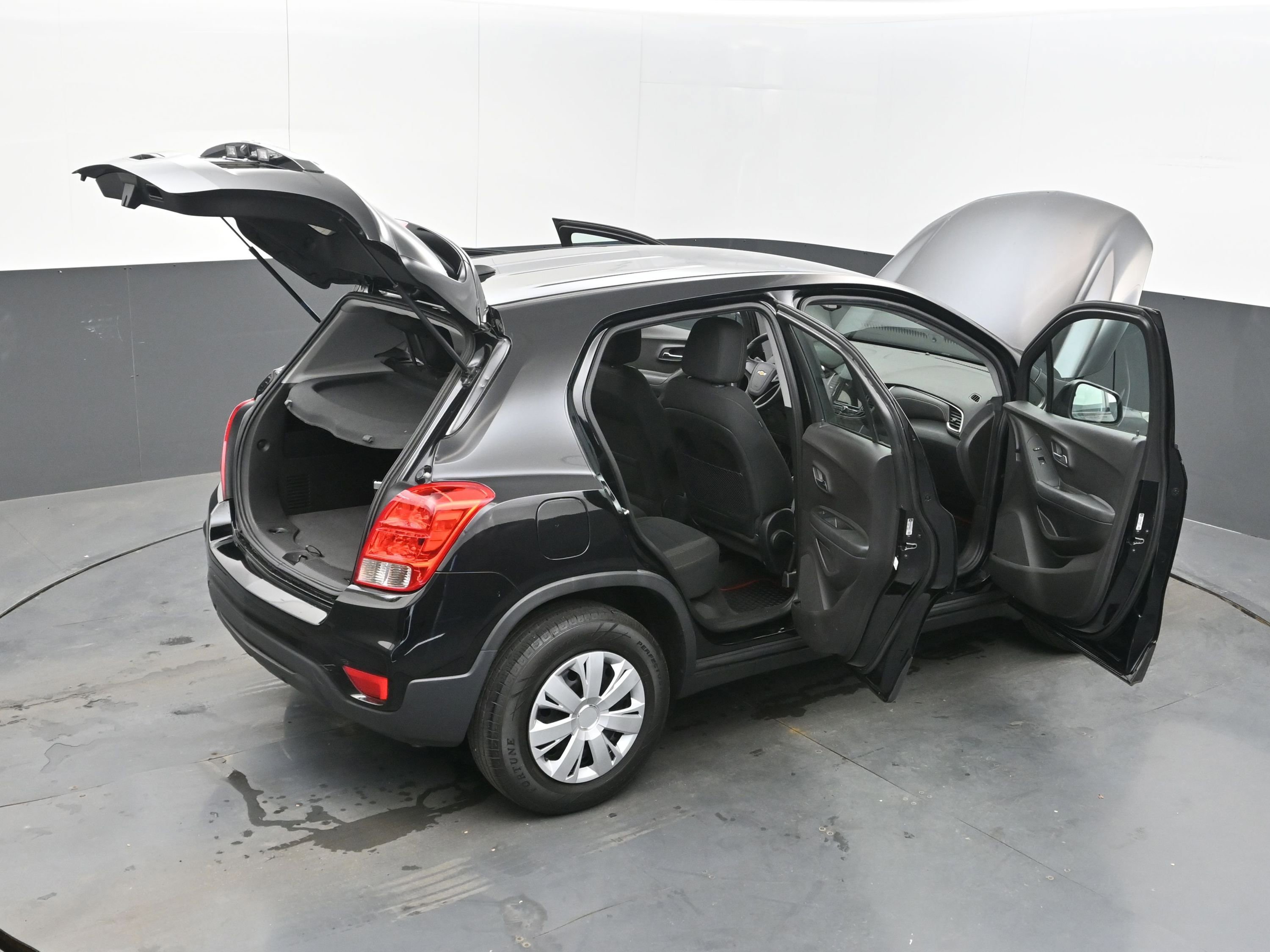 Used 2018 Chevrolet Trax LS image 40